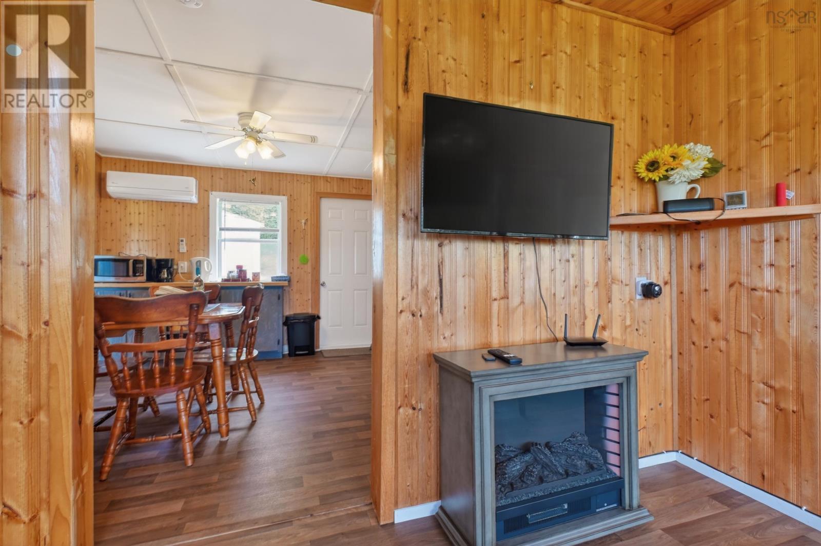 2952 Highway 395 - 28