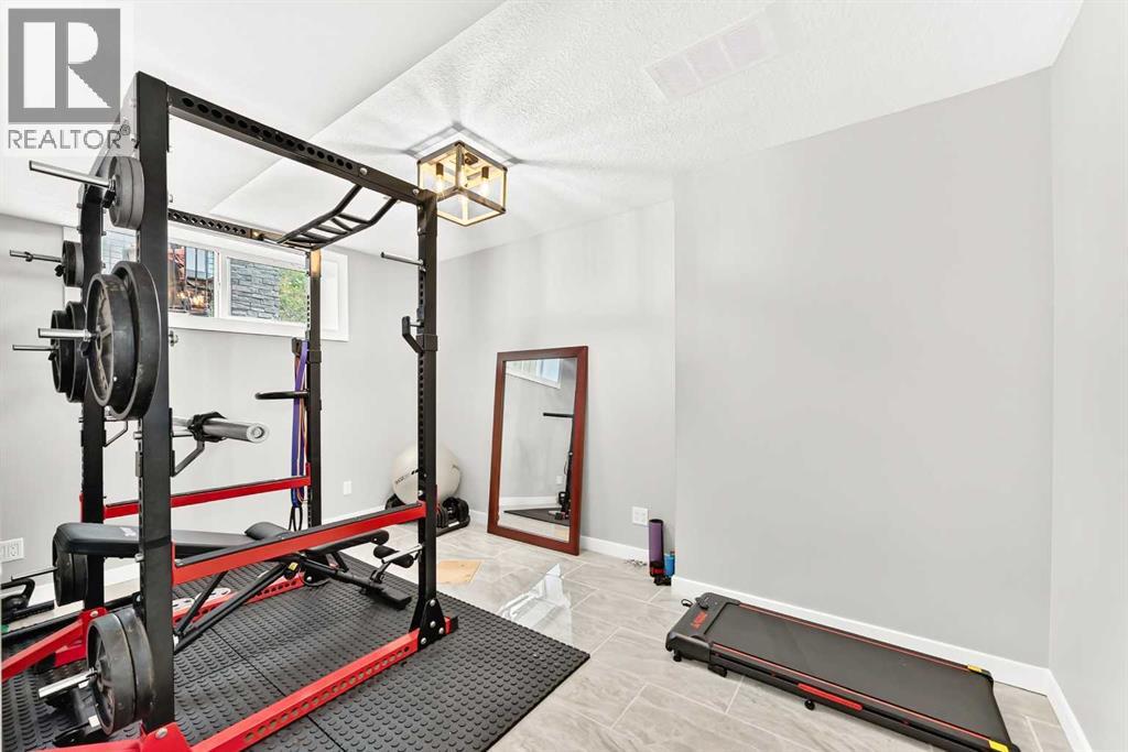 105 Westmount Green — photo 43