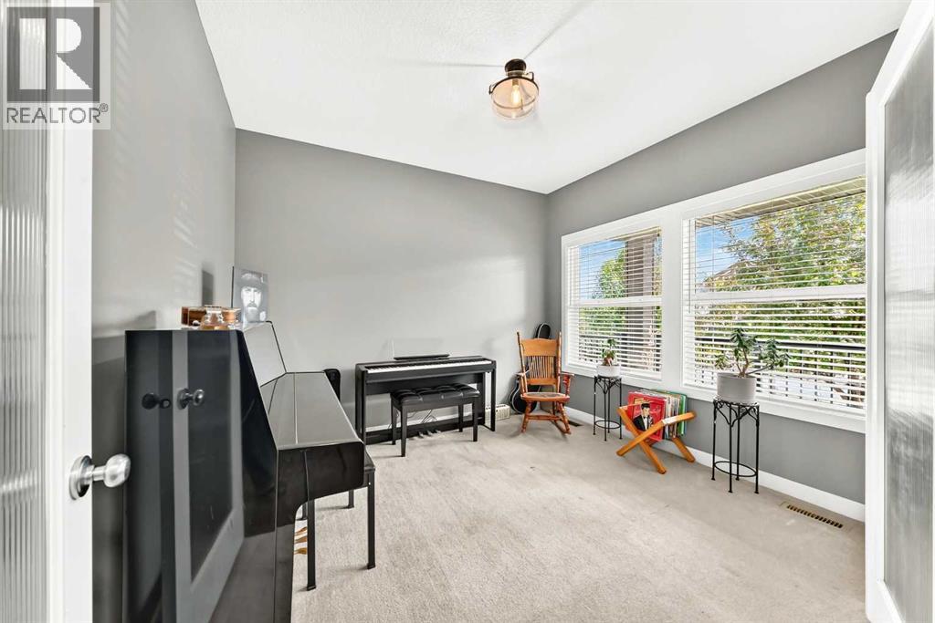 105 Westmount Green — photo 17