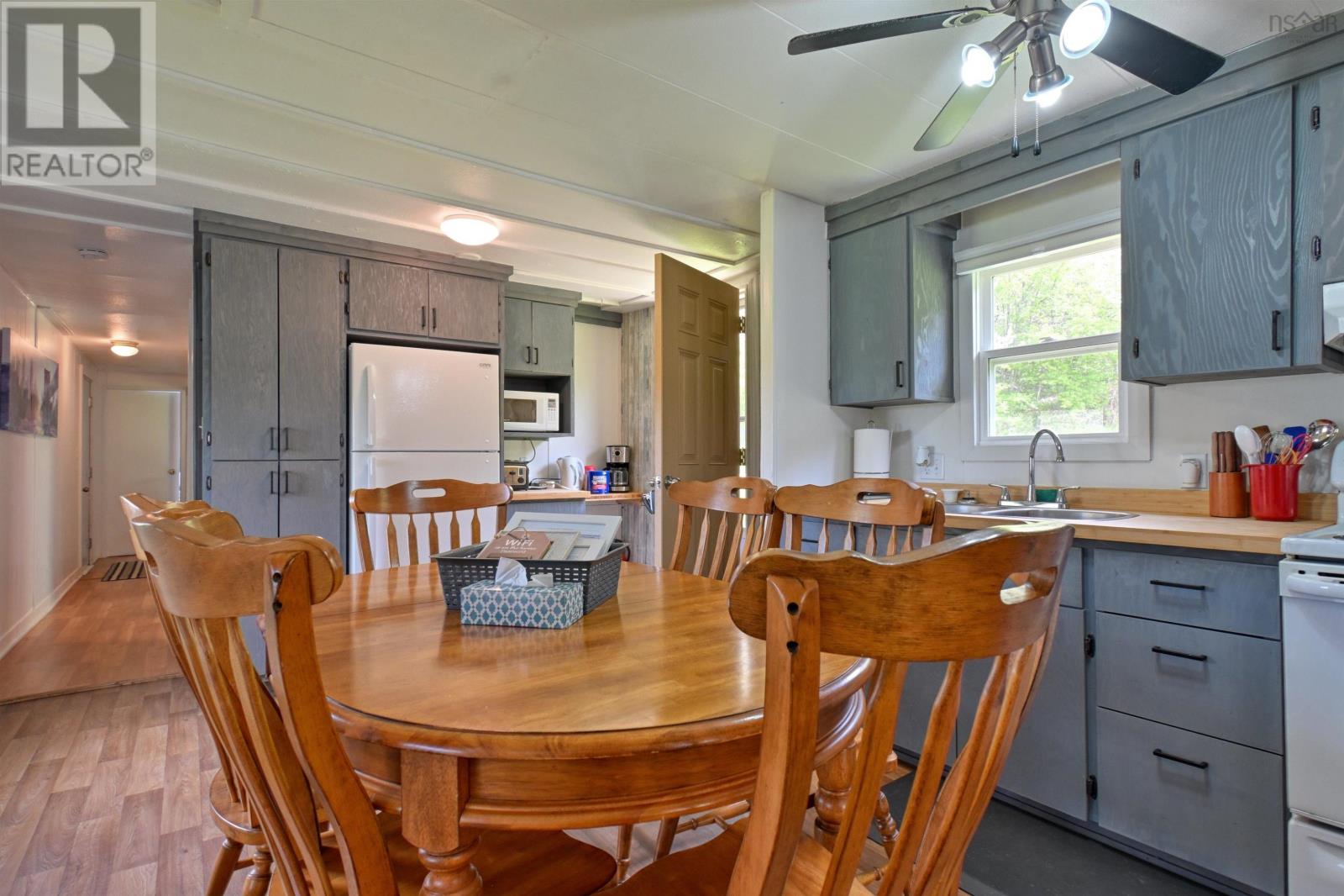 2952 Highway 395 - 9