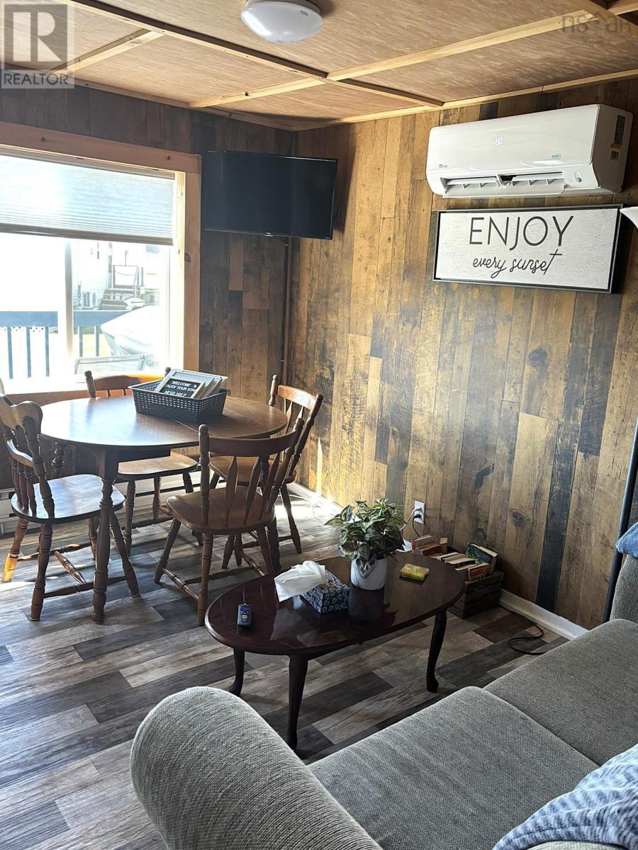 2952 Highway 395 - 43