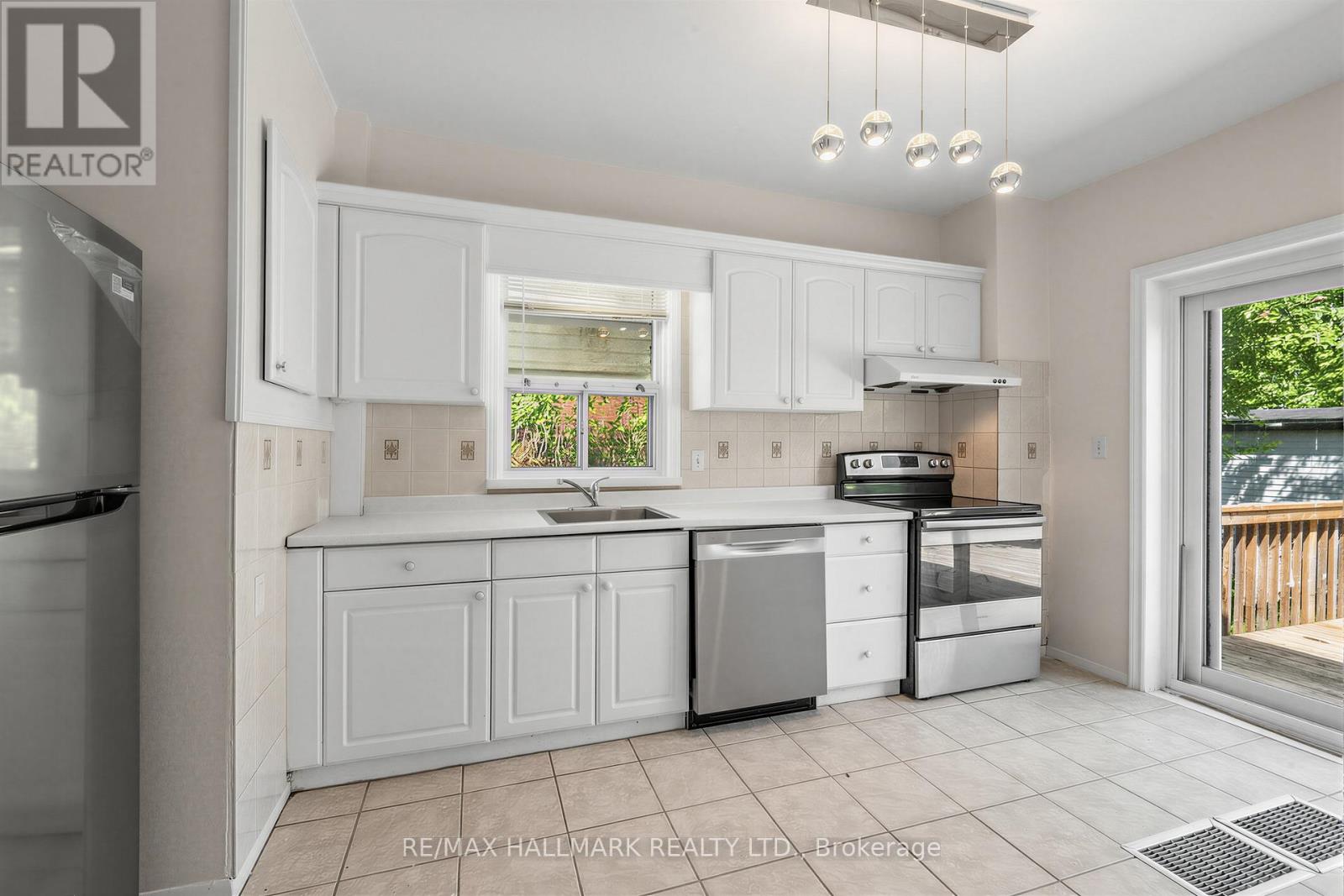 970 COSBURN AVENUE - 11
