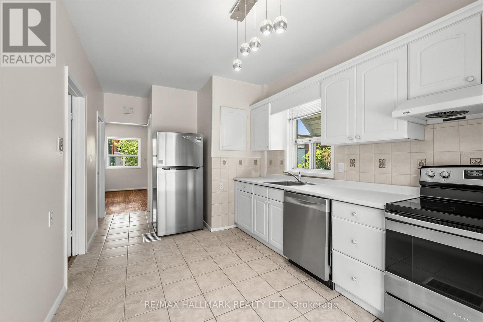 970 COSBURN AVENUE - 13