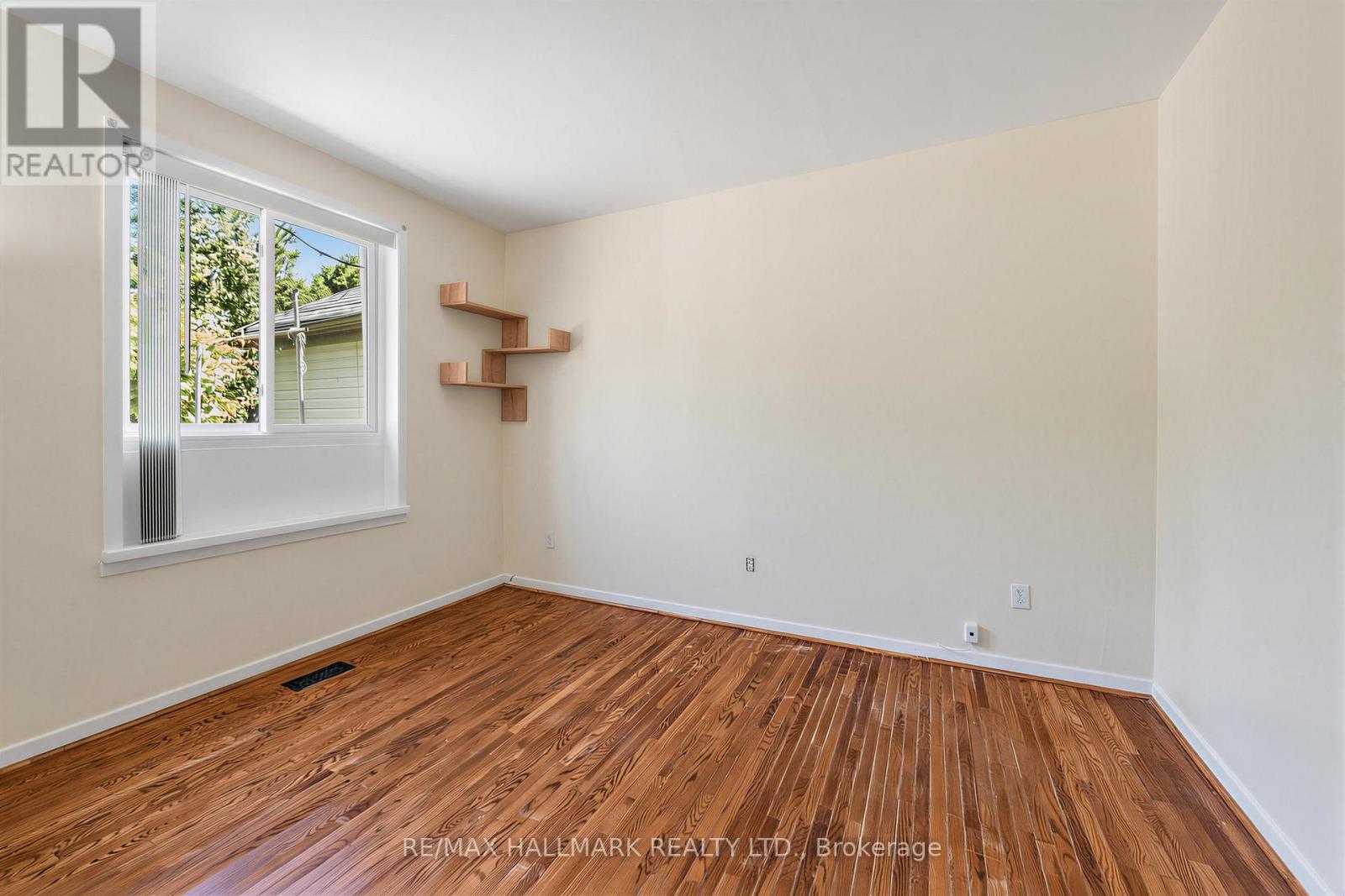 970 COSBURN AVENUE - 15