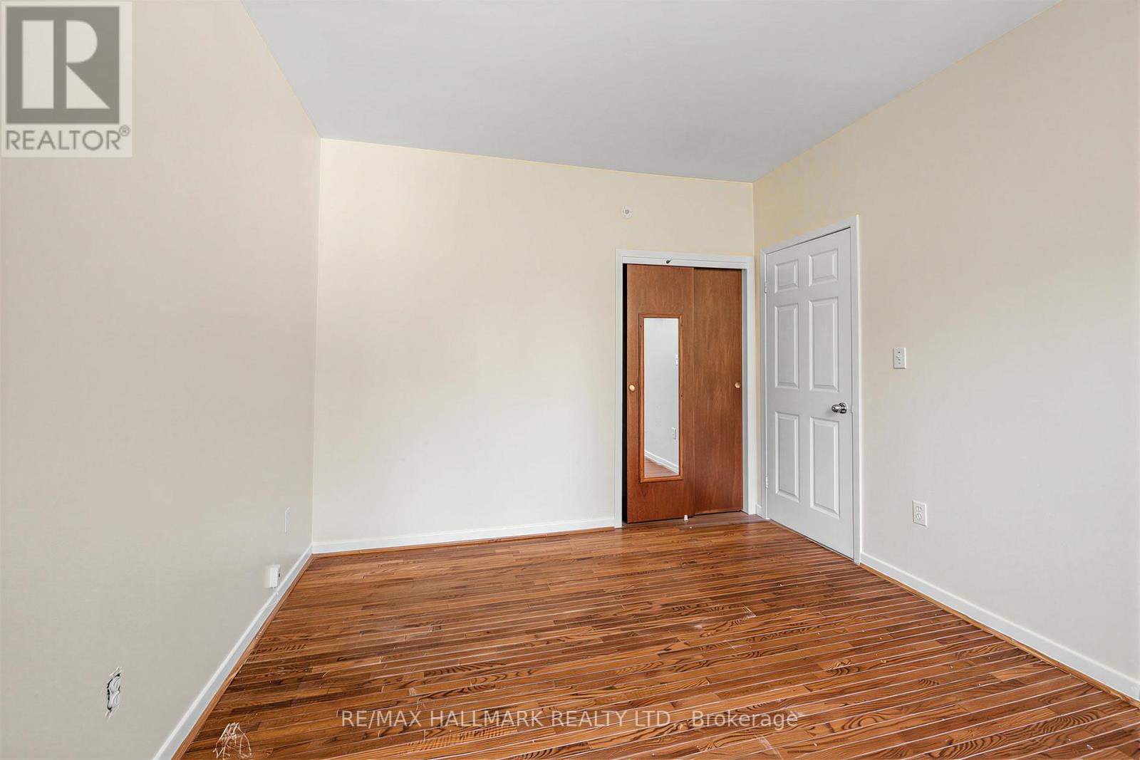 970 COSBURN AVENUE - 17