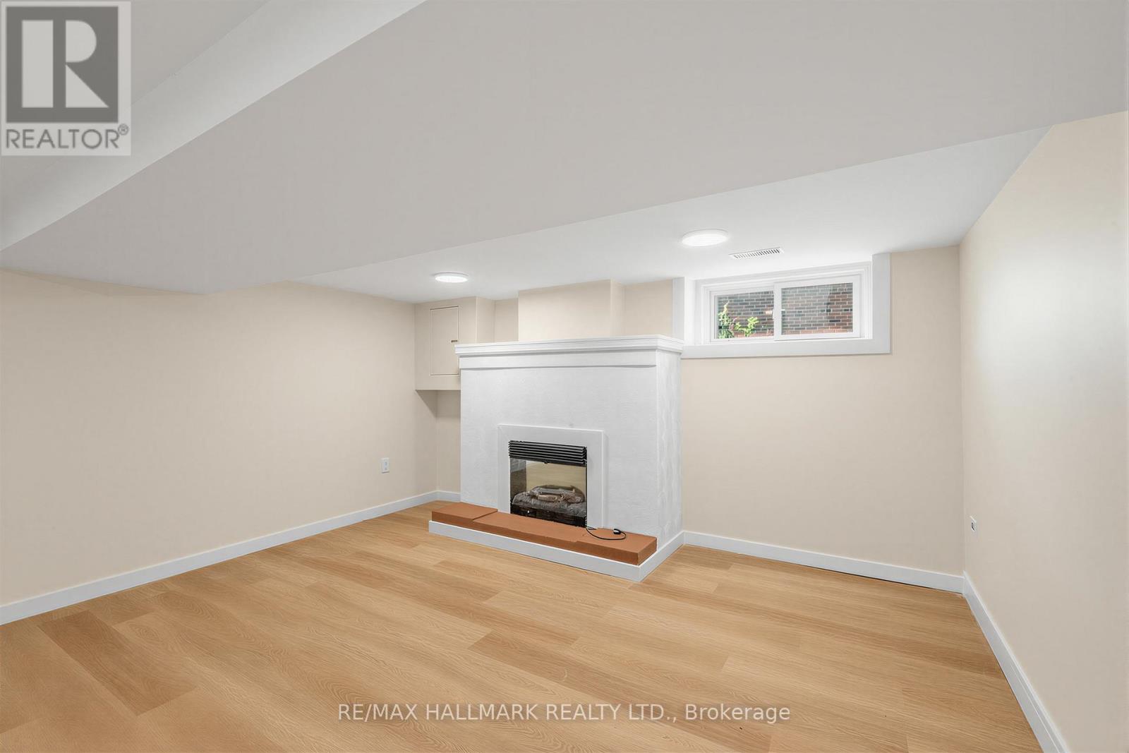 970 COSBURN AVENUE - 21