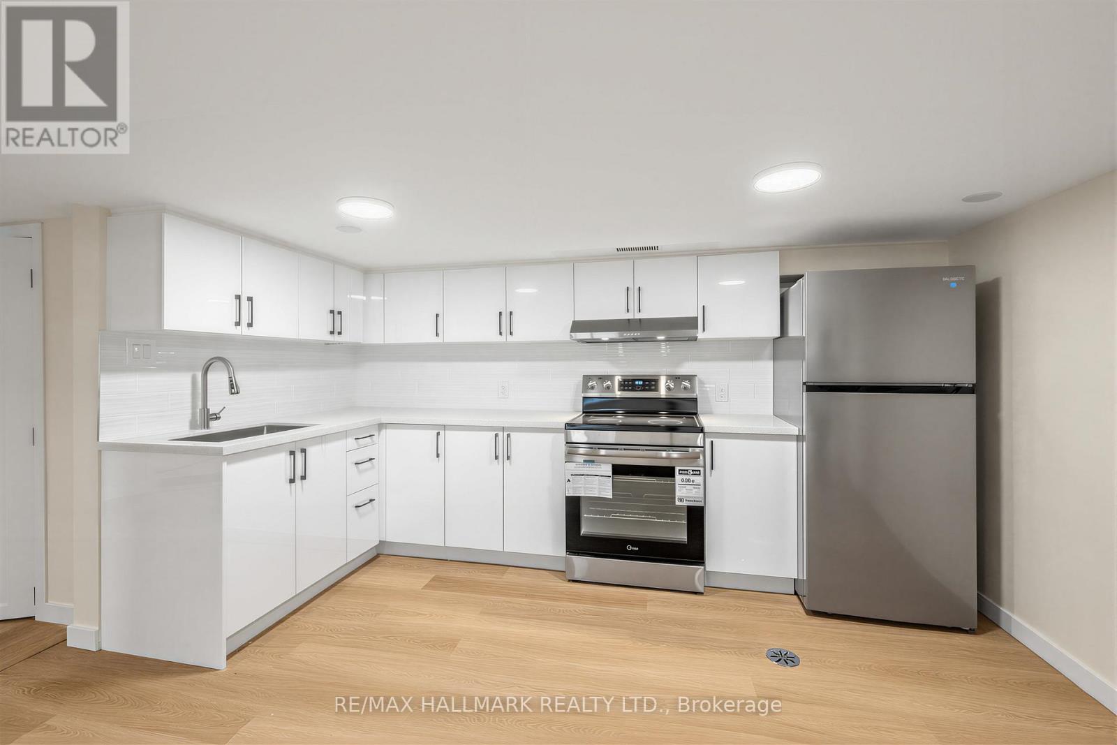 970 COSBURN AVENUE - 23
