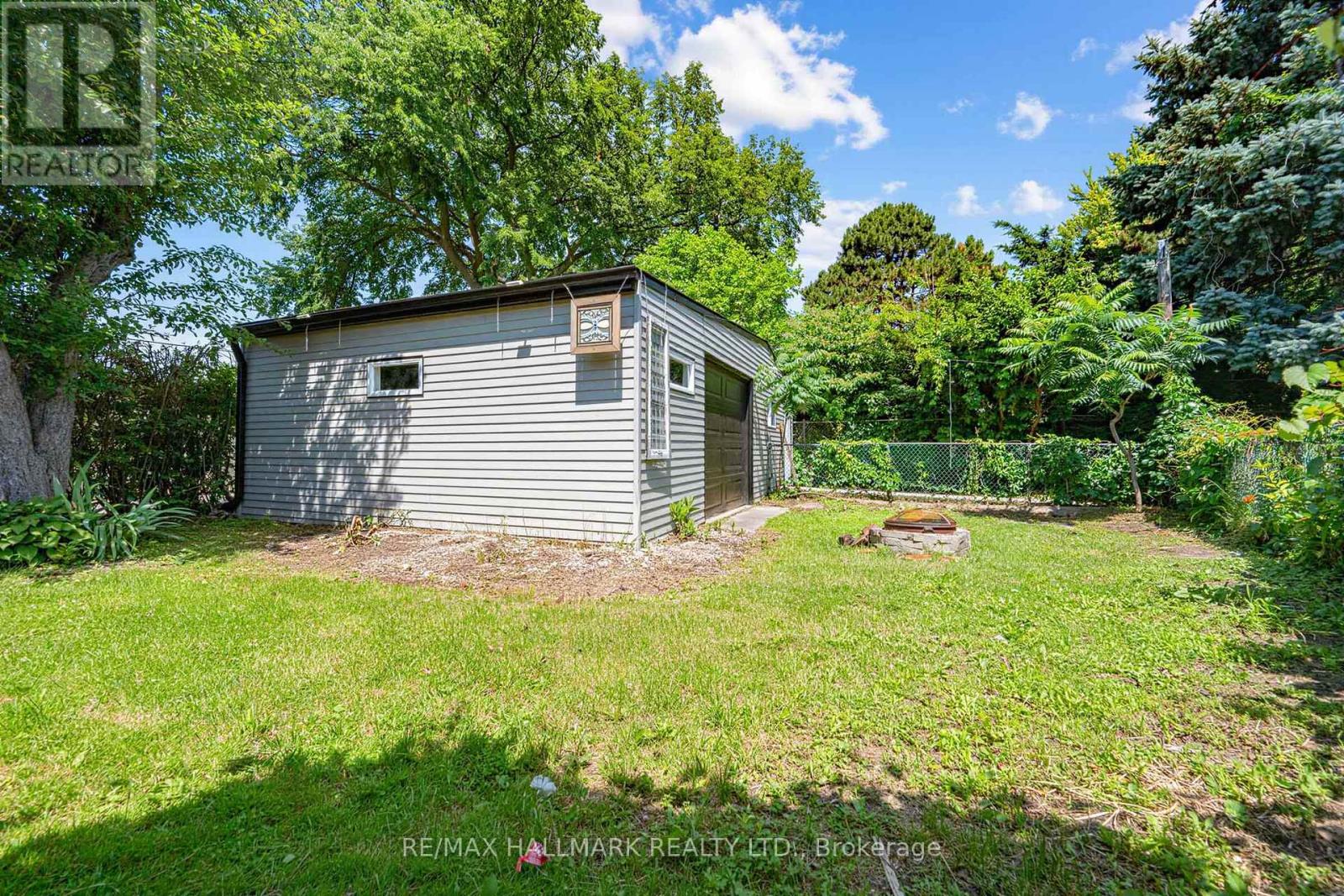 970 COSBURN AVENUE - 31