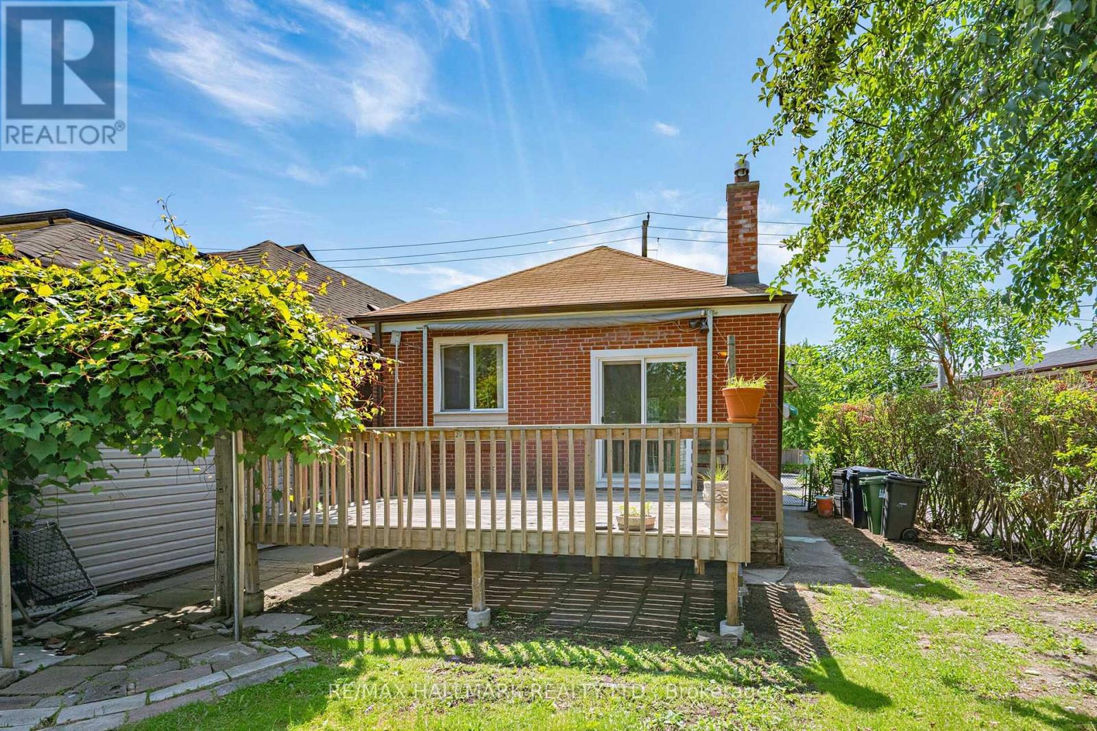 970 COSBURN AVENUE - 32