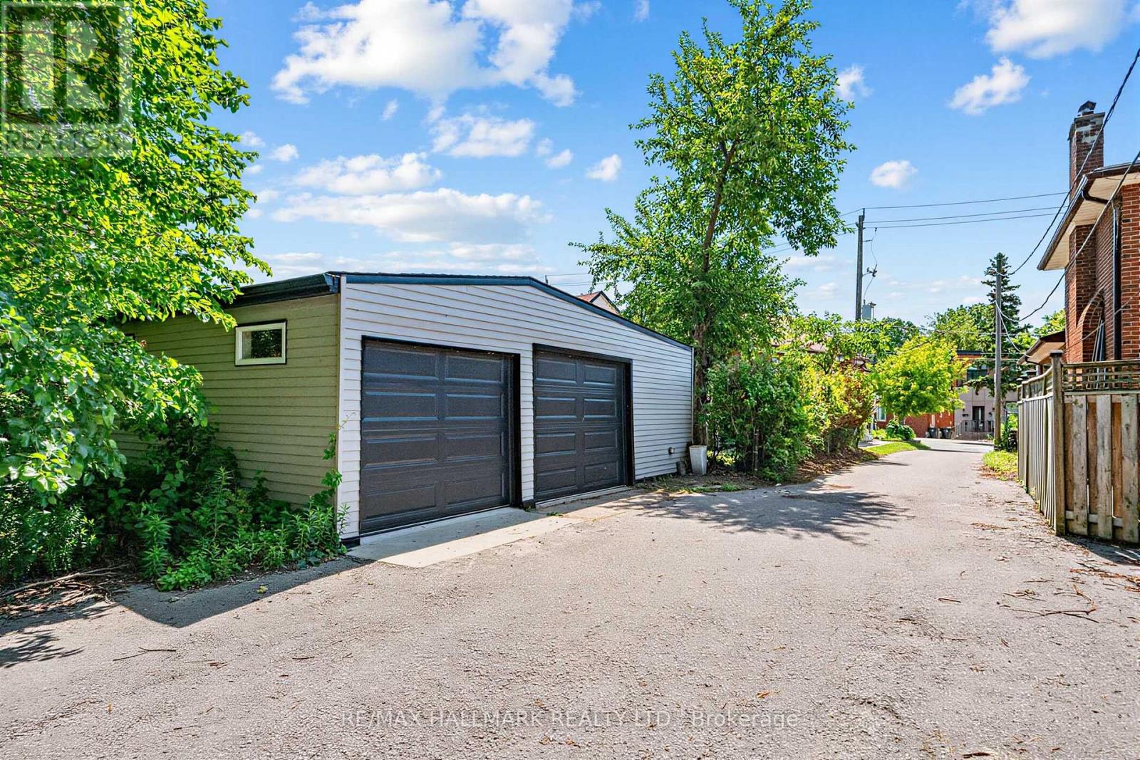 970 COSBURN AVENUE - 33