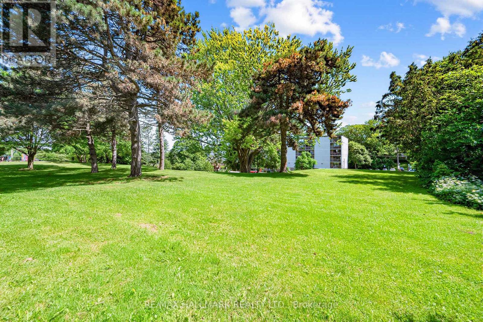 970 COSBURN AVENUE - 34