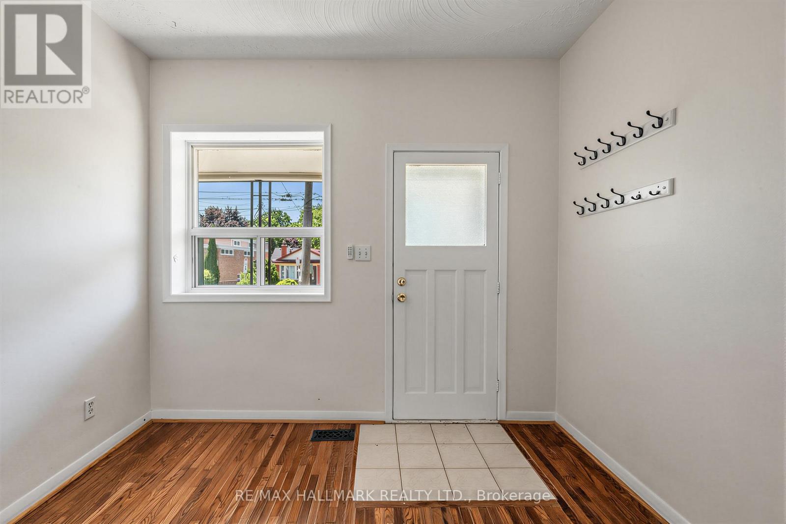 970 COSBURN AVENUE - 4