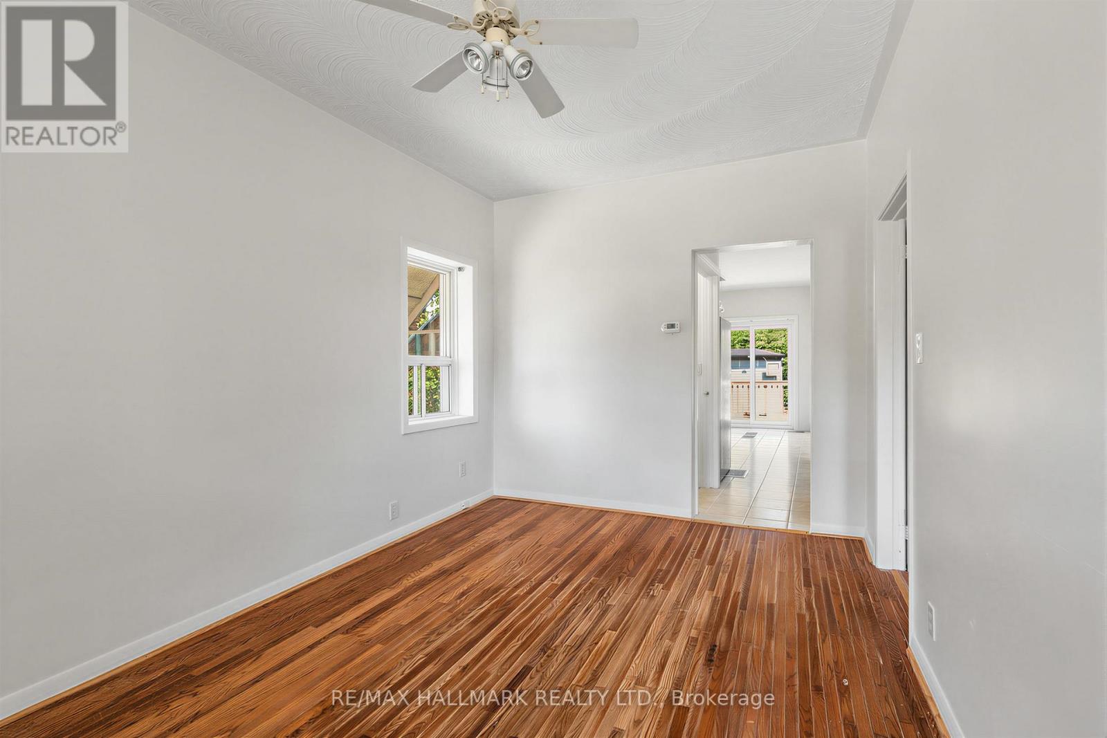 970 COSBURN AVENUE - 6