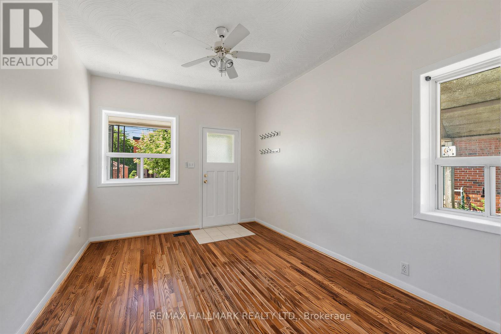 970 COSBURN AVENUE - 7