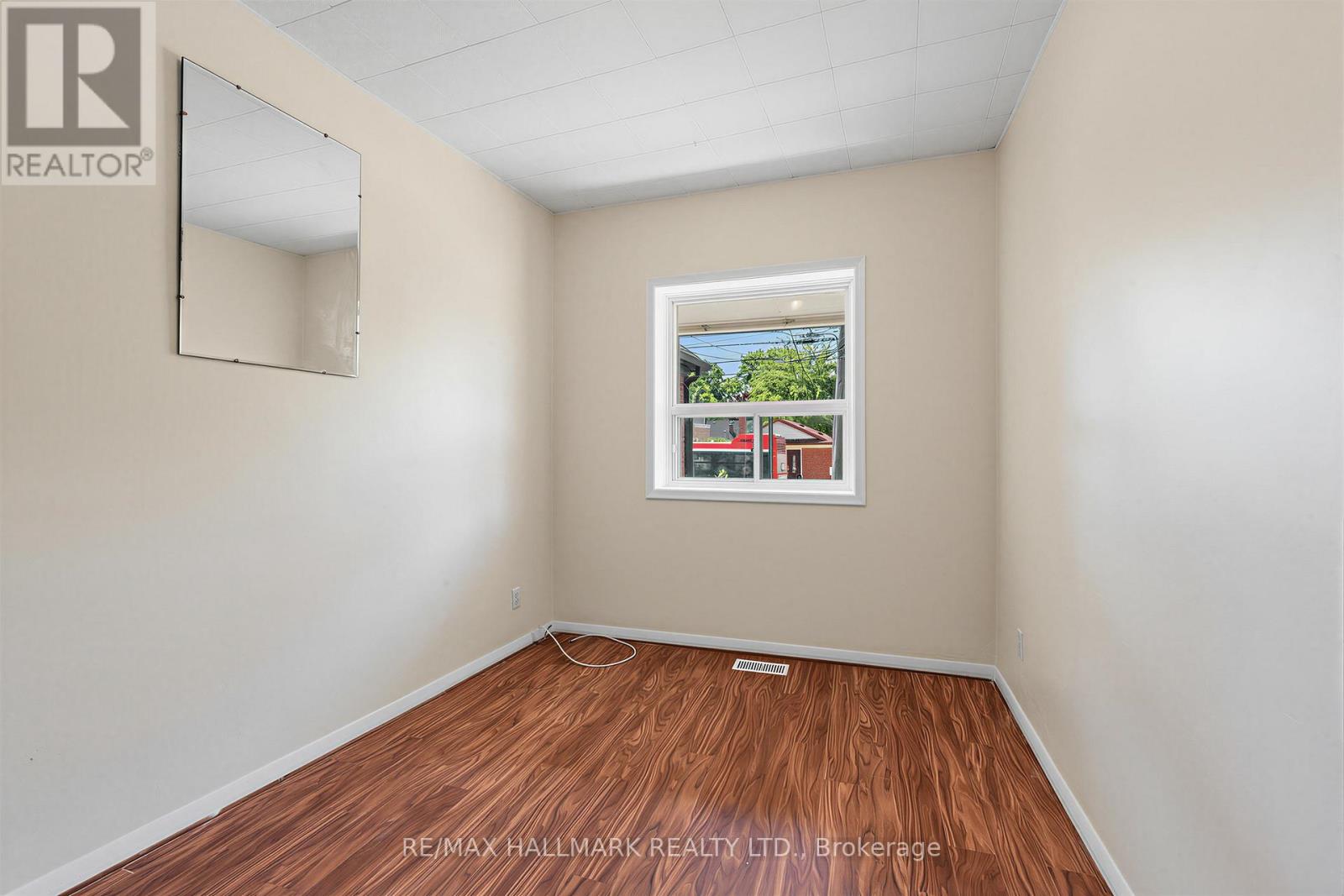 970 COSBURN AVENUE - 8
