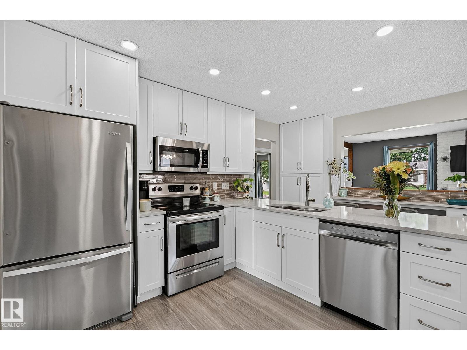 20 GARLAND CR — photo 14