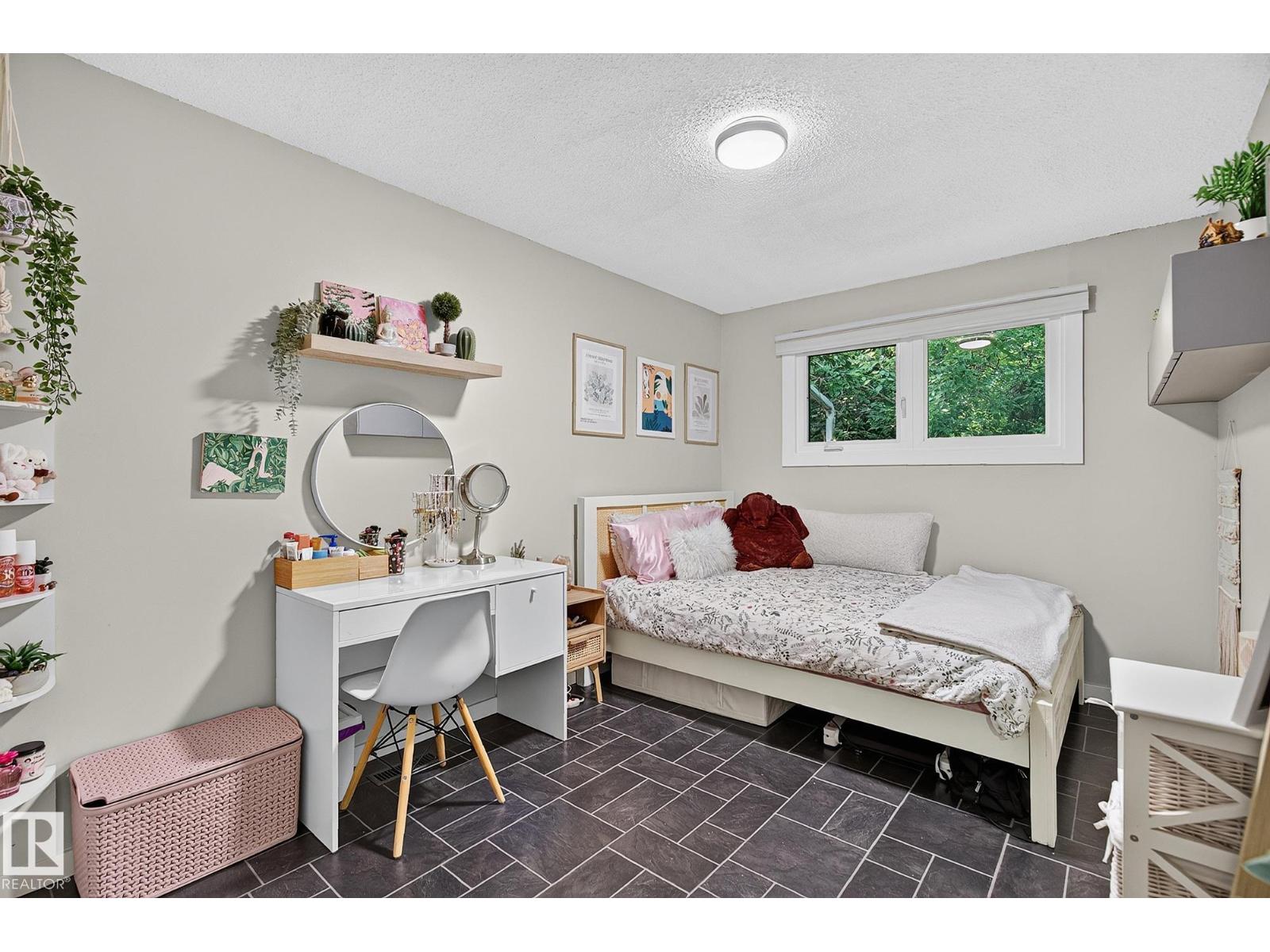 20 GARLAND CR — photo 26