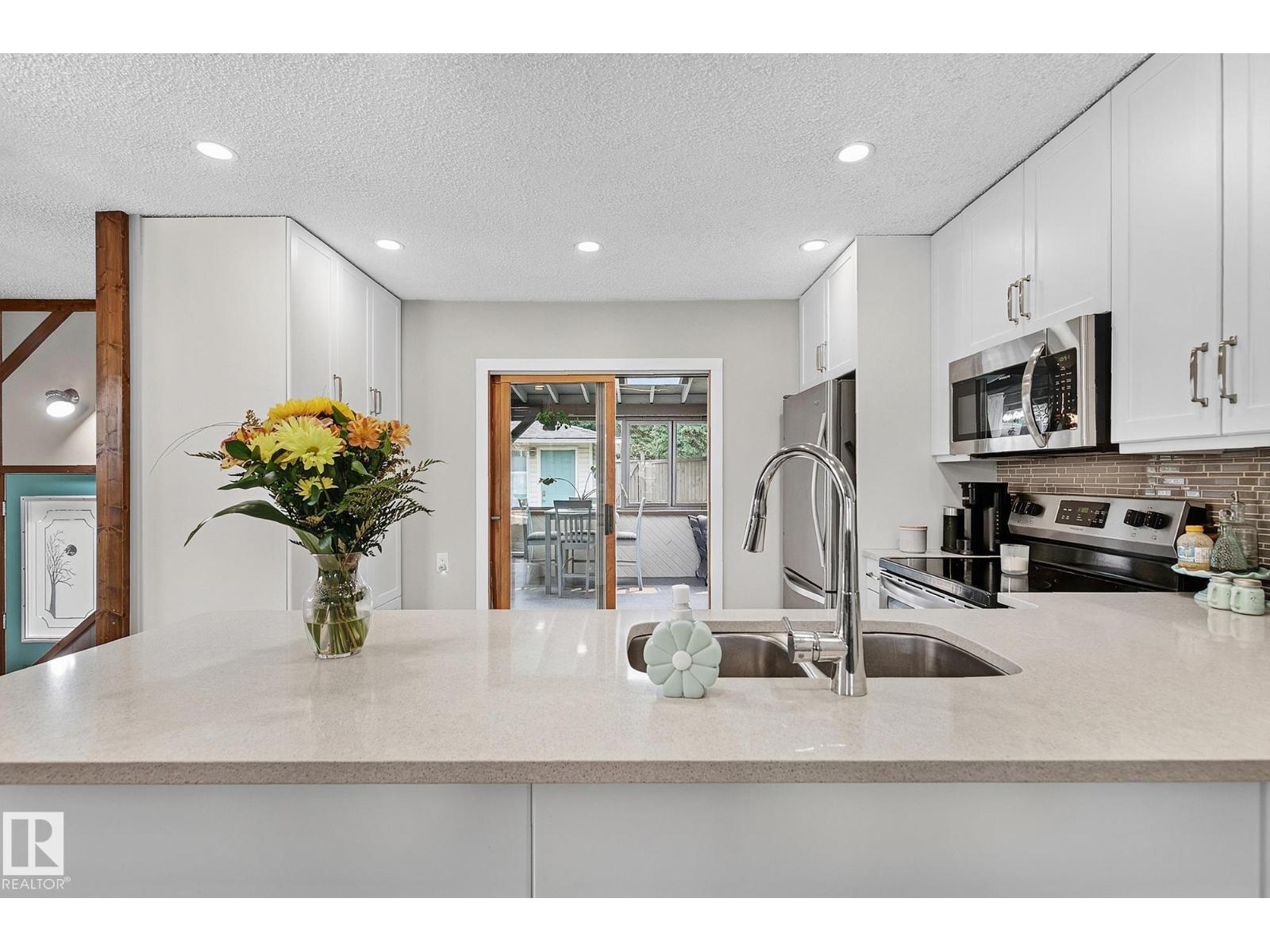 20 GARLAND CR — photo 42