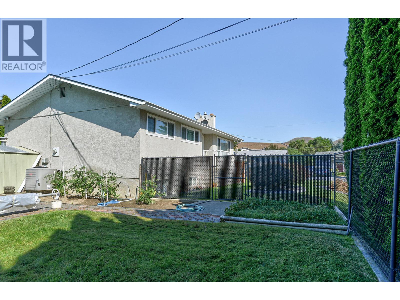 660 VALDES Drive - 33