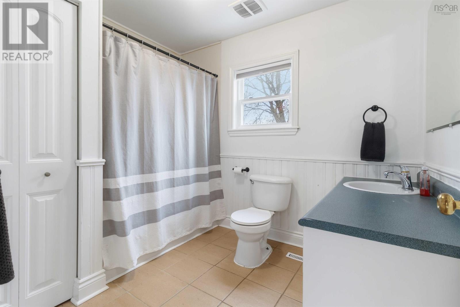 1691 St. Margaret's Bay Road - 15