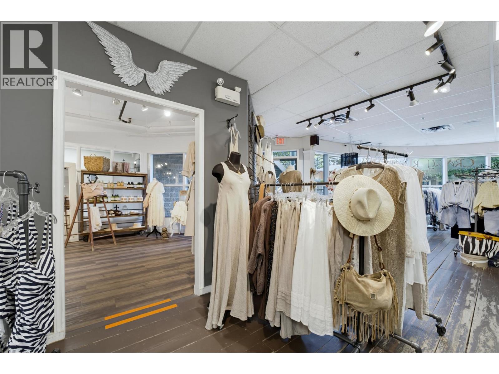  320 Alexander Street Northeast, Salmon Arm