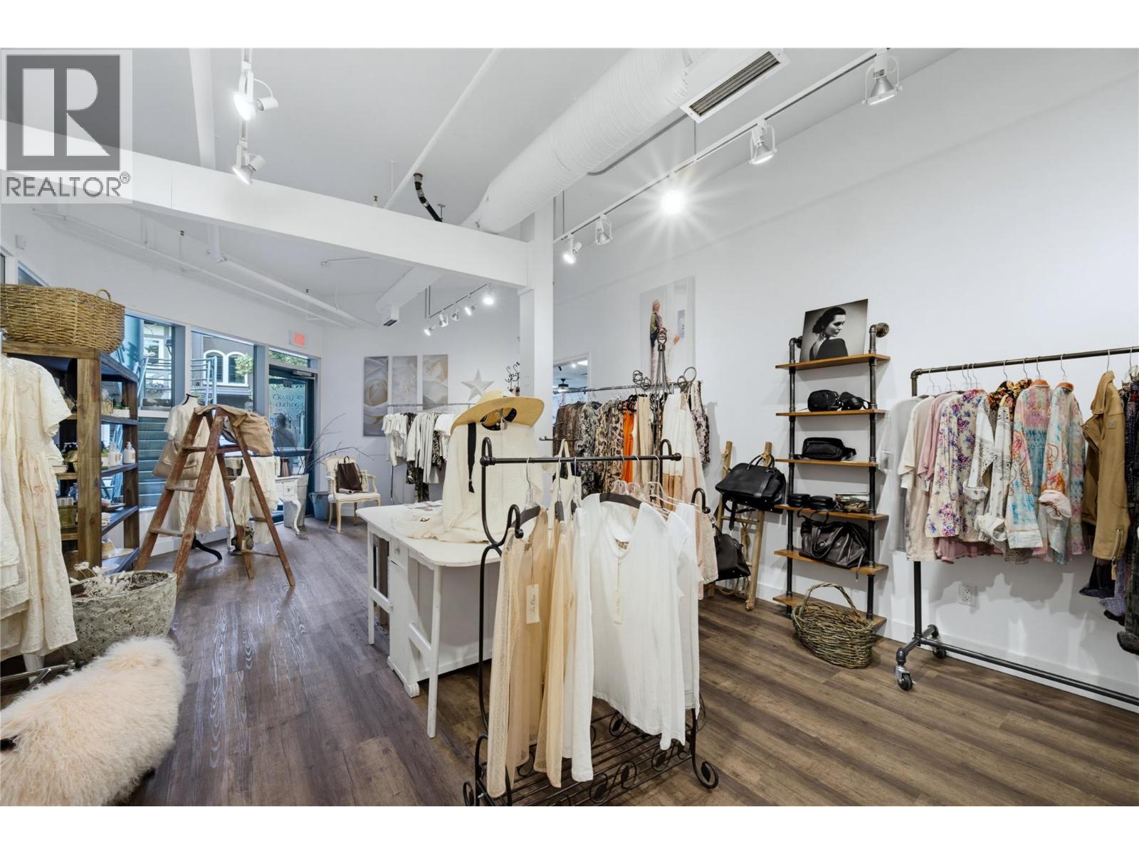  320 Alexander Street Northeast, Salmon Arm