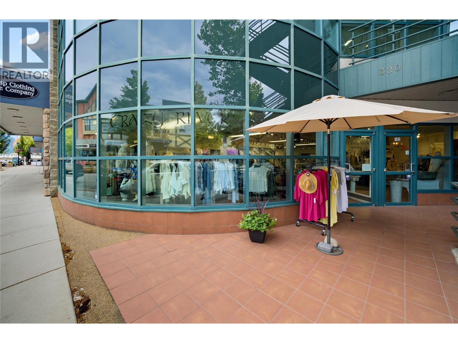  320 Alexander Street Northeast, Salmon Arm