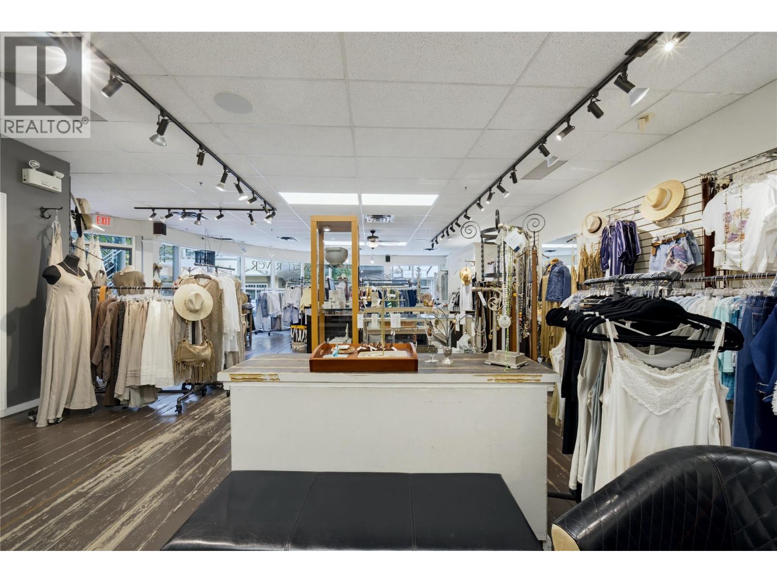  320 Alexander Street Northeast, Salmon Arm