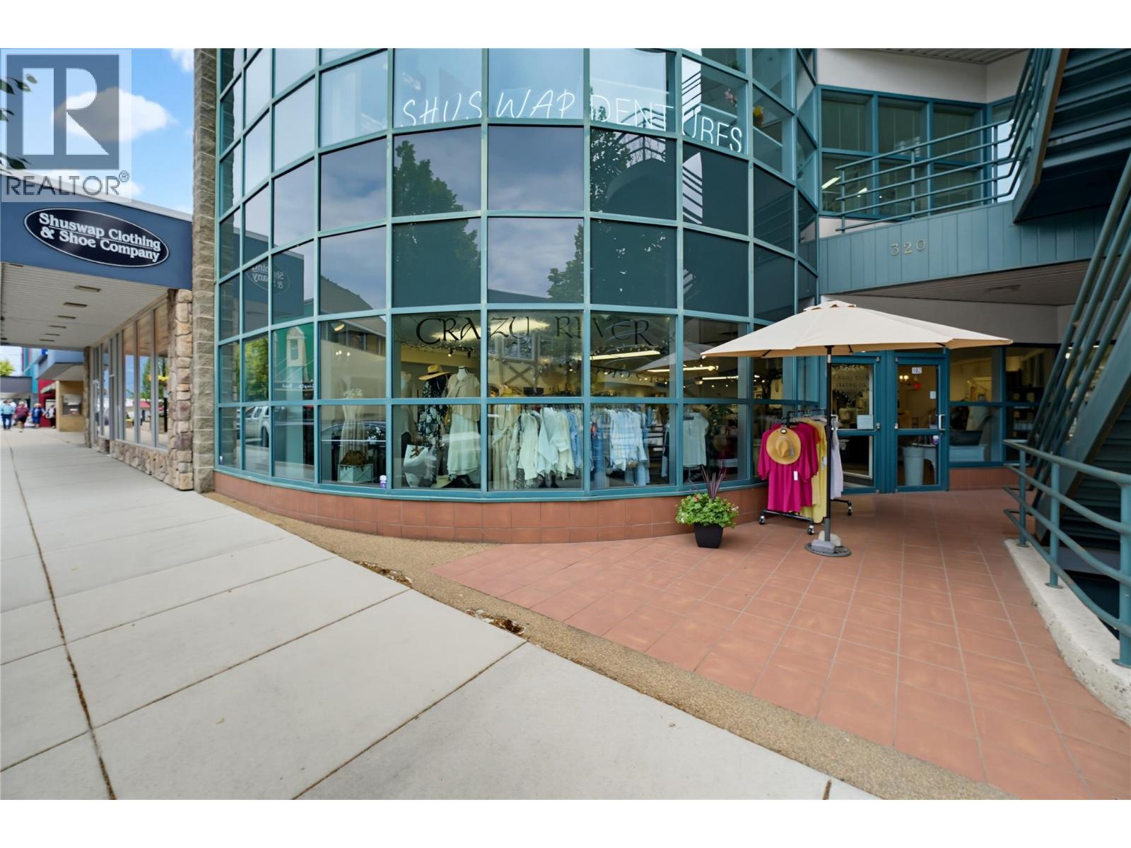  320 Alexander Street Northeast, Salmon Arm