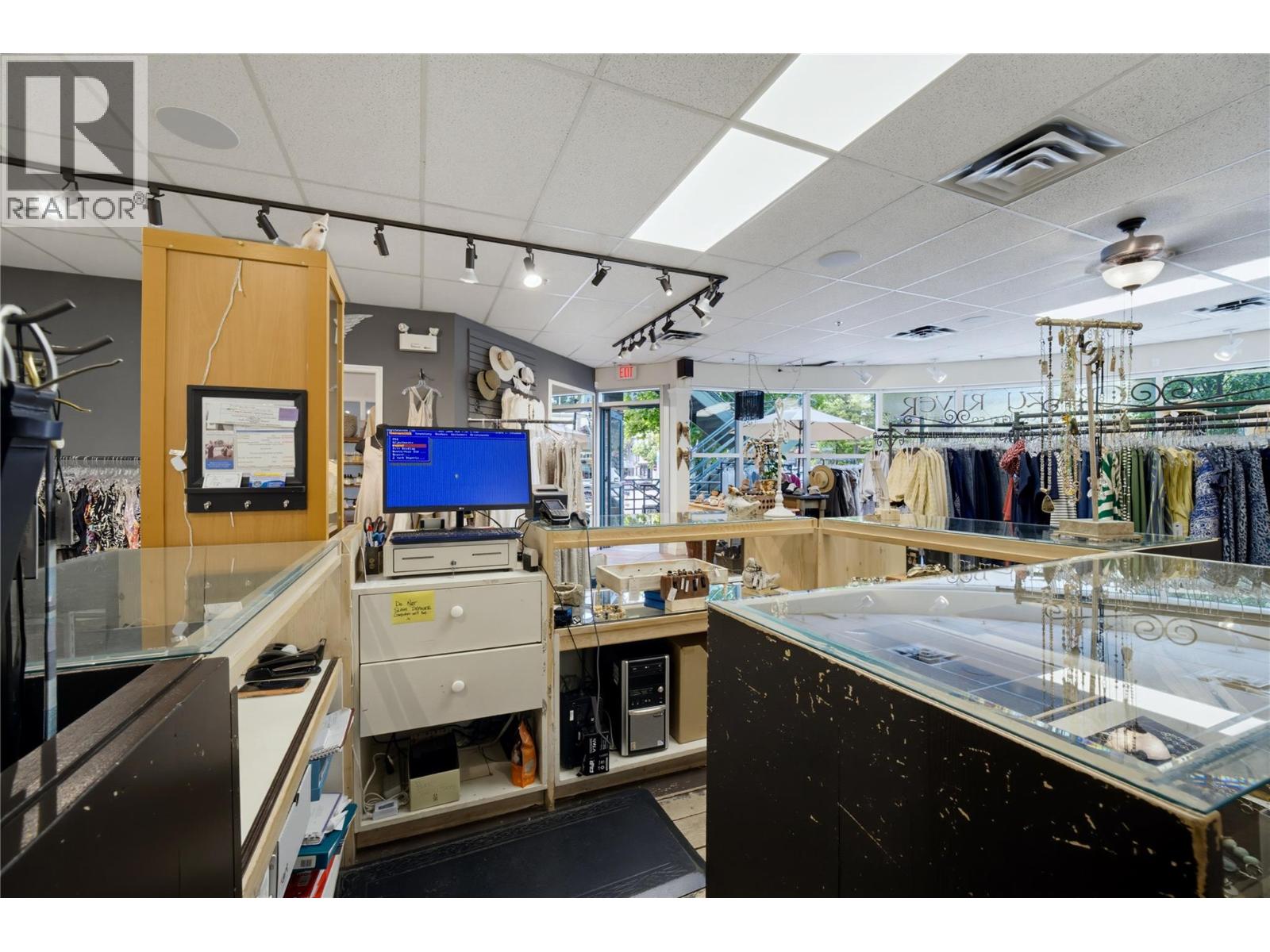  320 Alexander Street Northeast, Salmon Arm