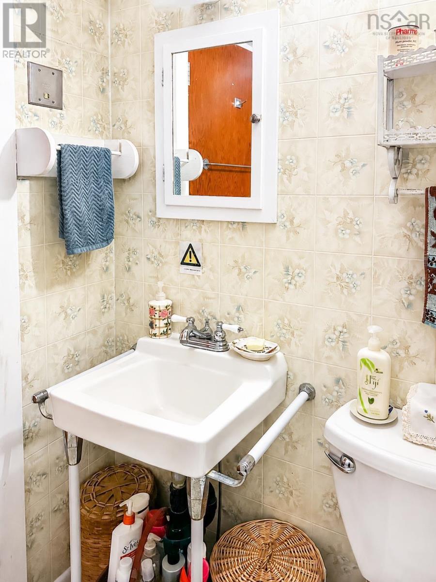 1709 Crisp Road - 13