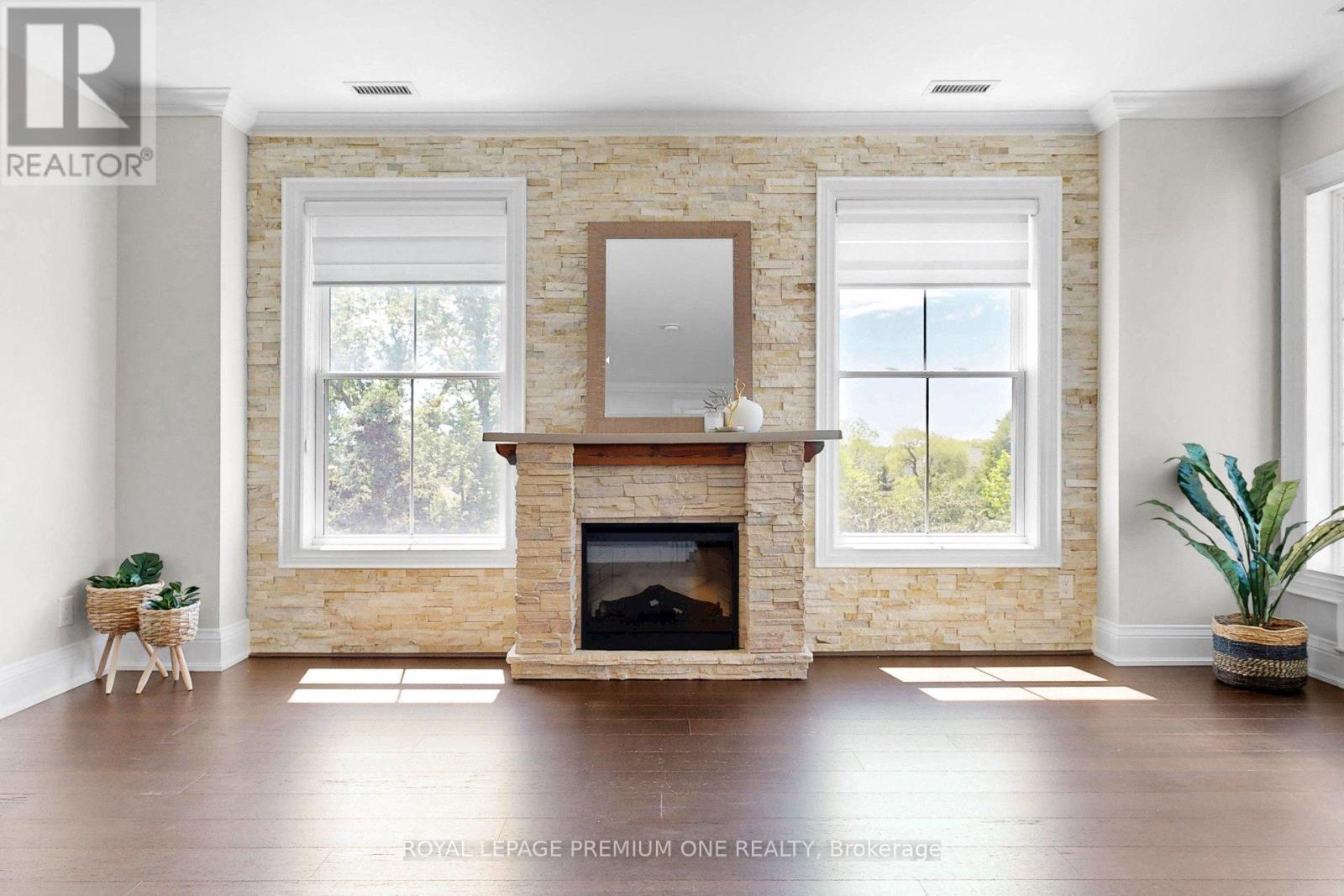 #303 10360 ISLINGTON AVENUE - 11