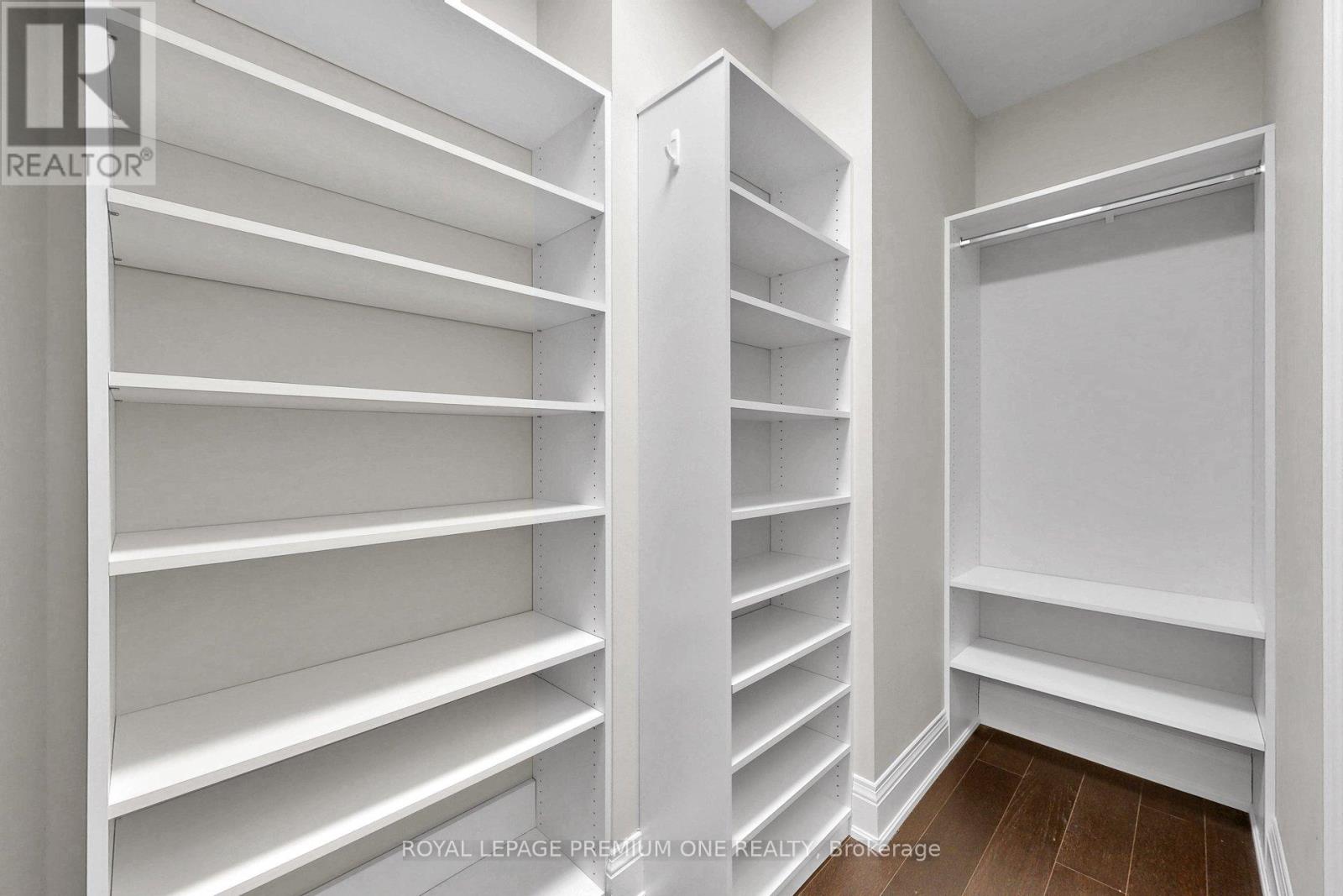 #303 10360 ISLINGTON AVENUE - 19