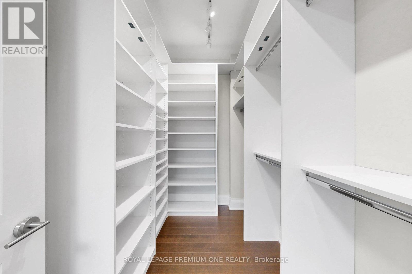 #303 10360 ISLINGTON AVENUE - 27