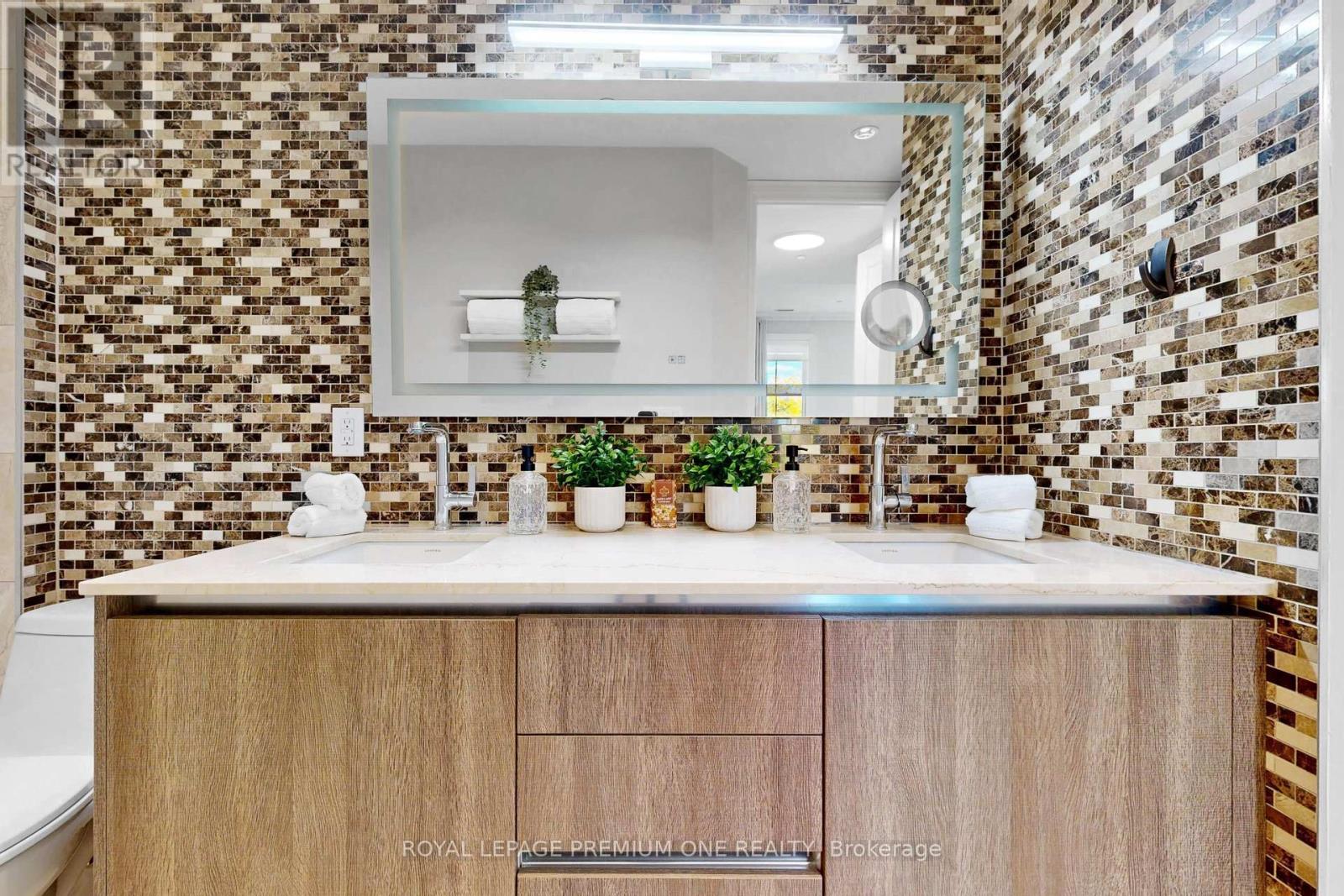#303 10360 ISLINGTON AVENUE - 29
