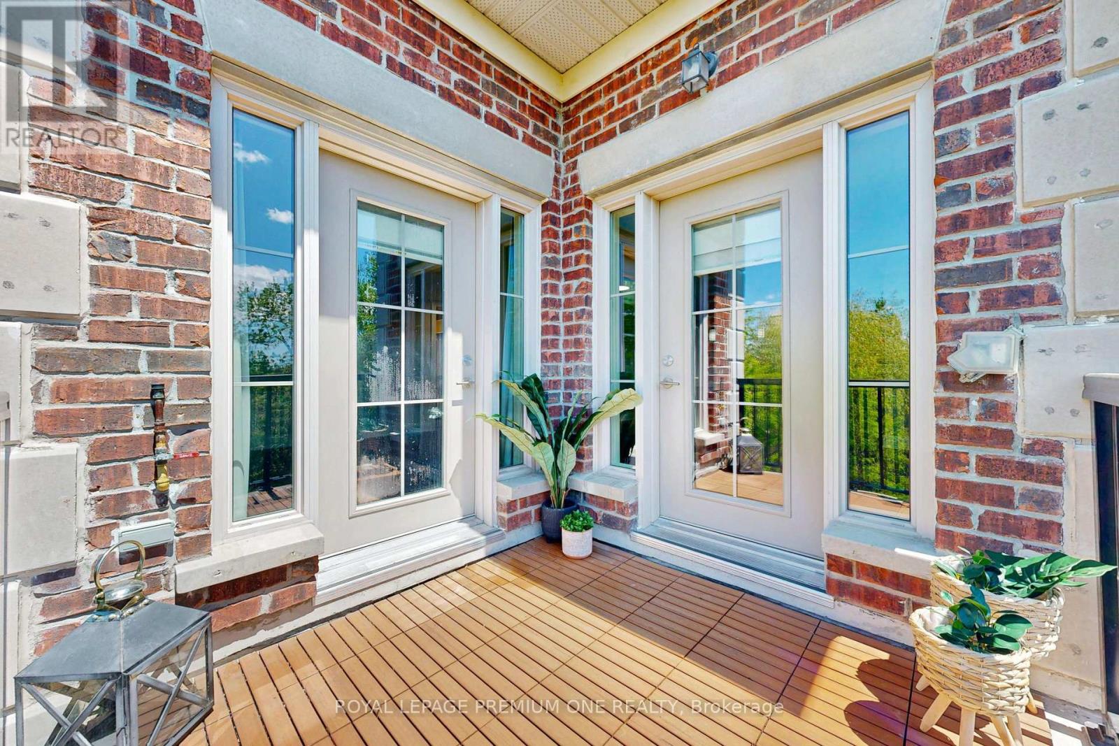 #303 10360 ISLINGTON AVENUE - 34