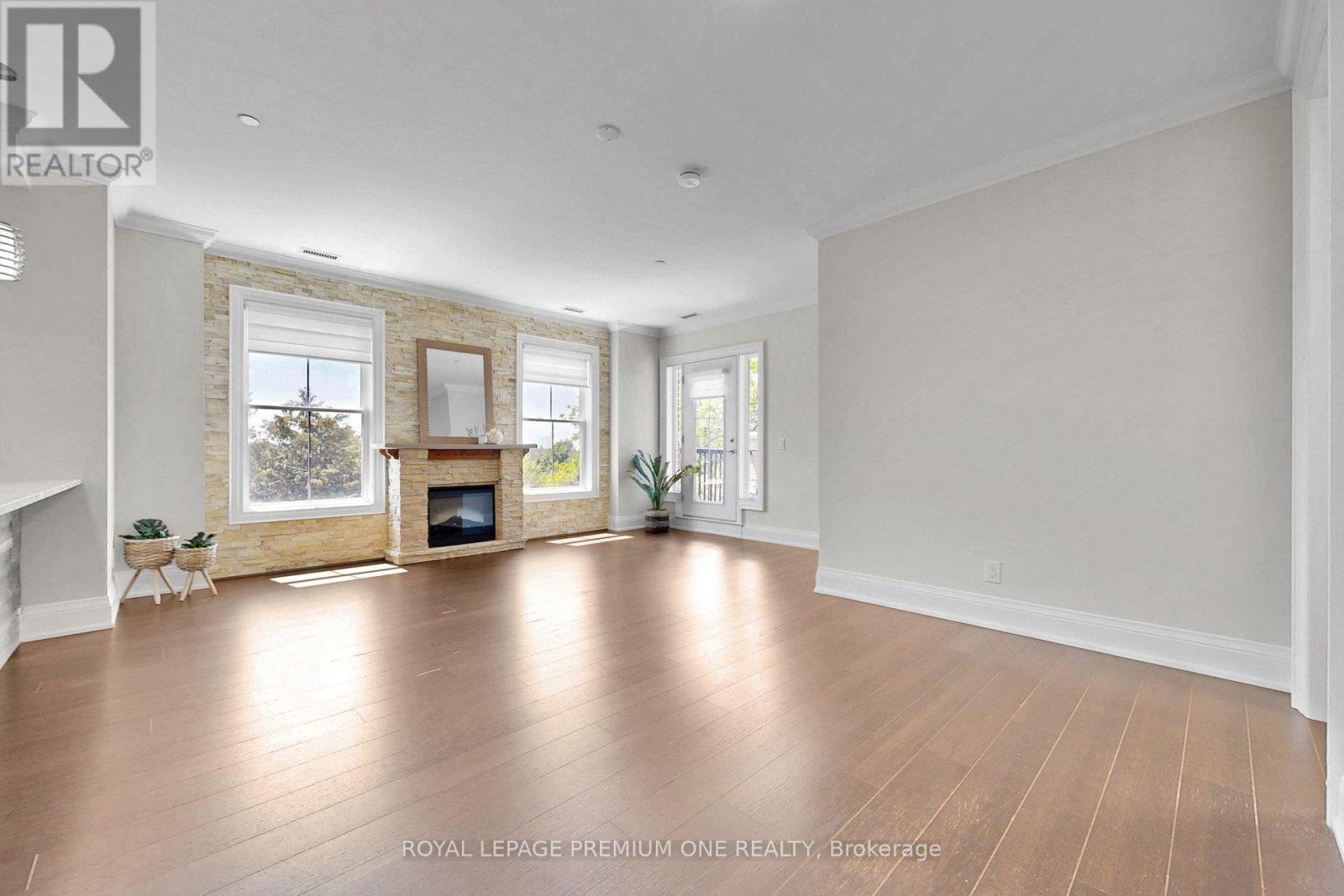#303 10360 ISLINGTON AVENUE - 6