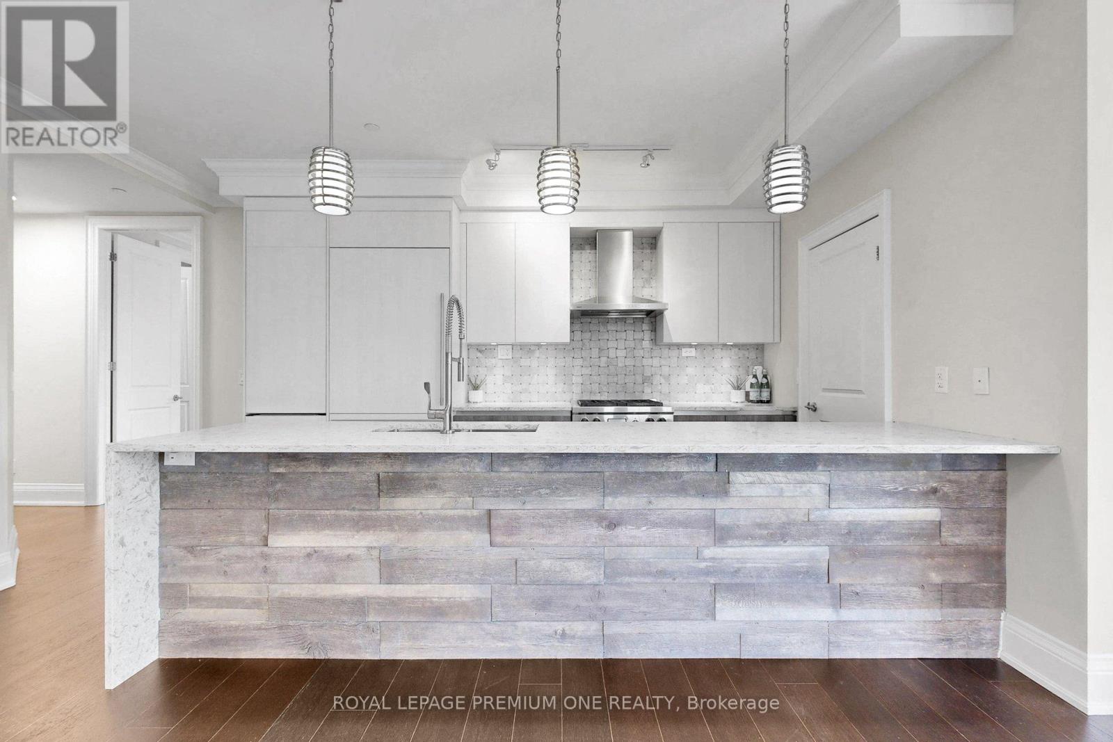 #303 10360 ISLINGTON AVENUE - 9