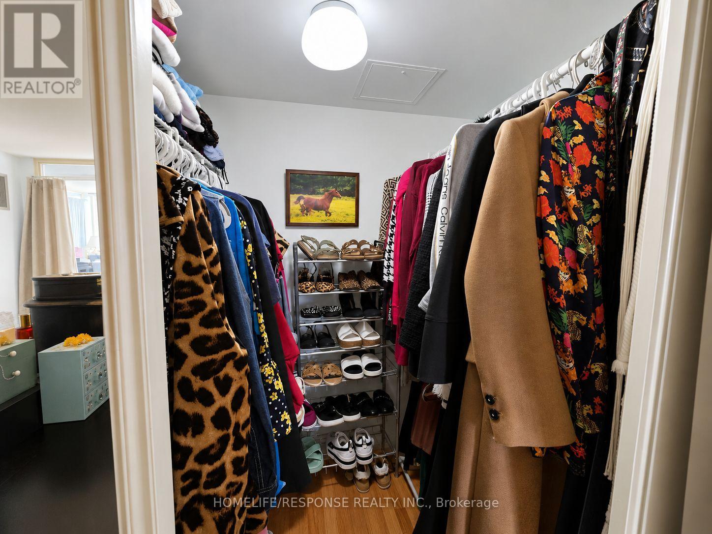 #1601 55 ELM DRIVE W - 13