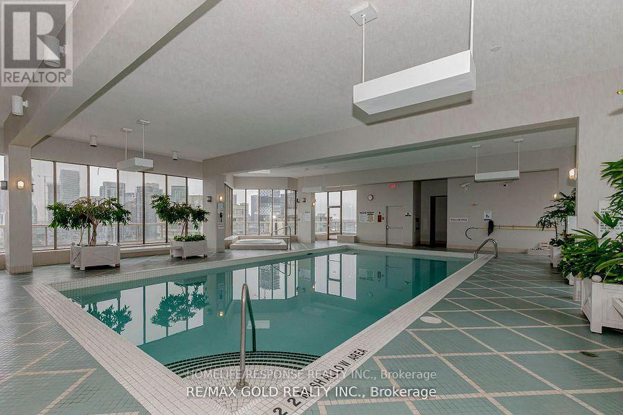 #1601 55 ELM DRIVE W - 23