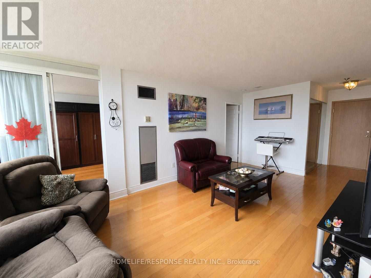#1601 55 ELM DRIVE W - 9