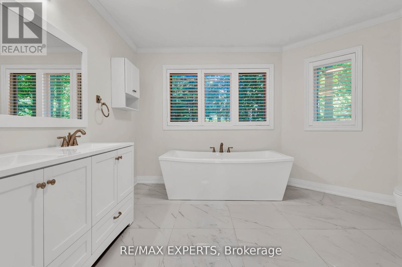 14 ALANA DRIVE - 23