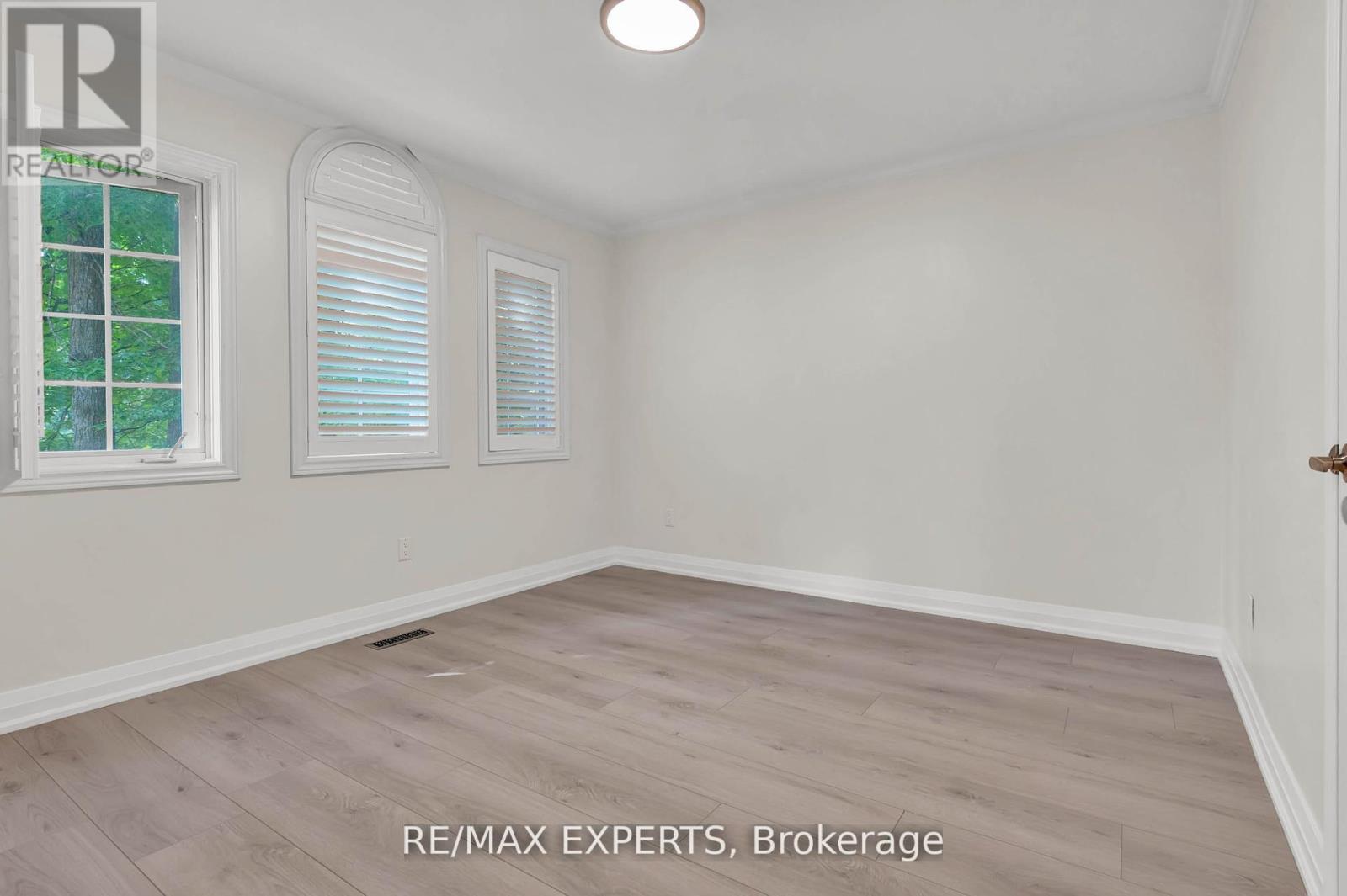 14 ALANA DRIVE - 25
