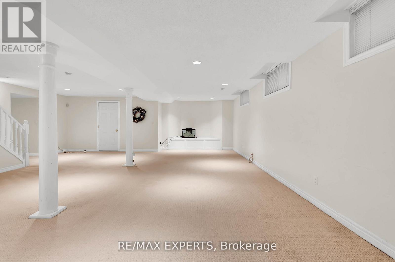 14 ALANA DRIVE - 32