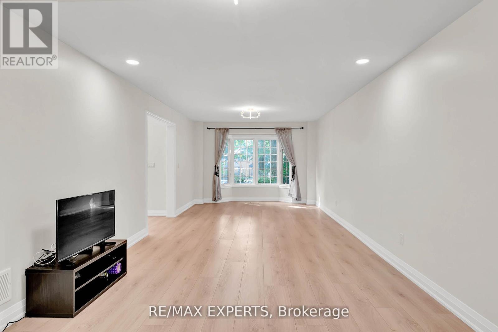 14 ALANA DRIVE - 7
