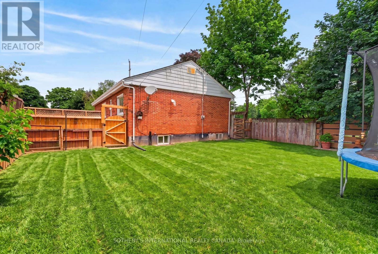 2265 PROSPECT STREET - 22
