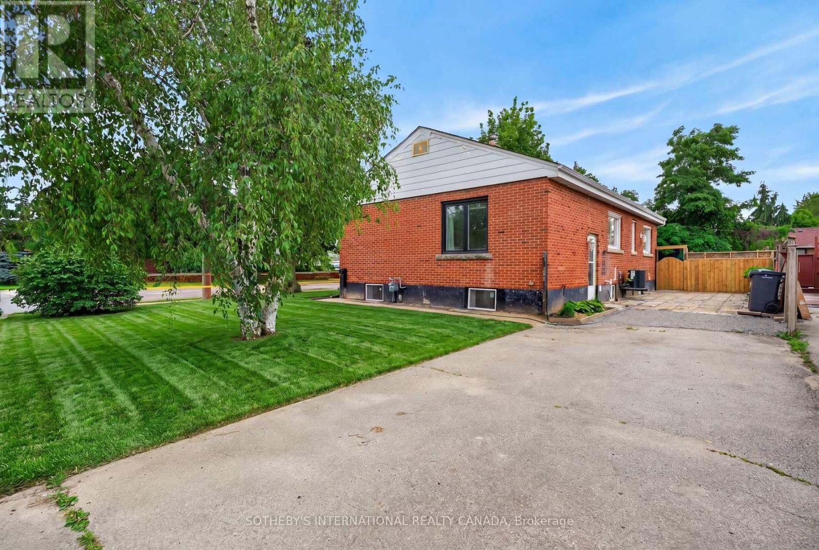 2265 PROSPECT STREET - 24