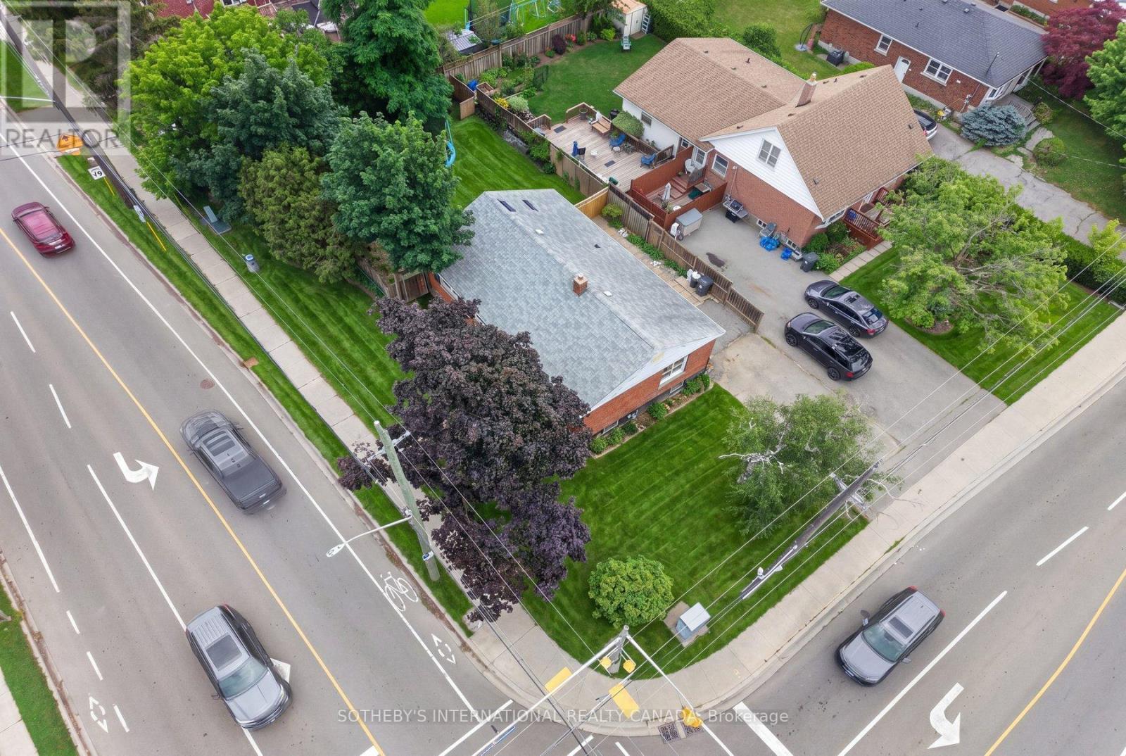 2265 PROSPECT STREET - 25