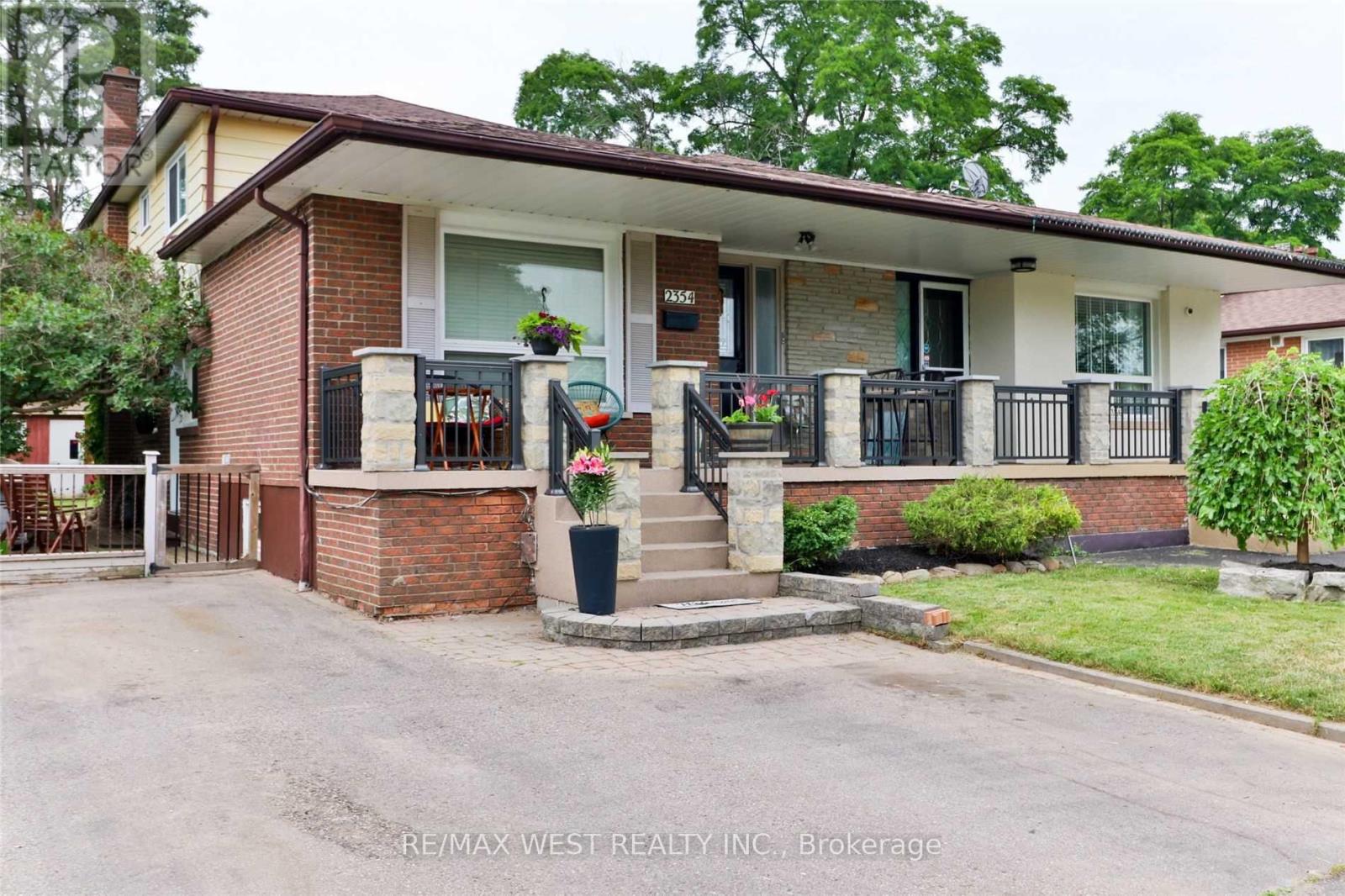 Photo of 2354 Gareth Road