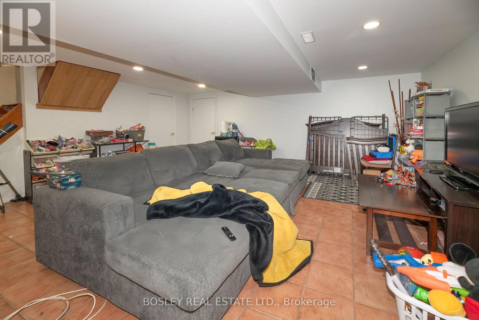 6 BOYD AVENUE - 10
